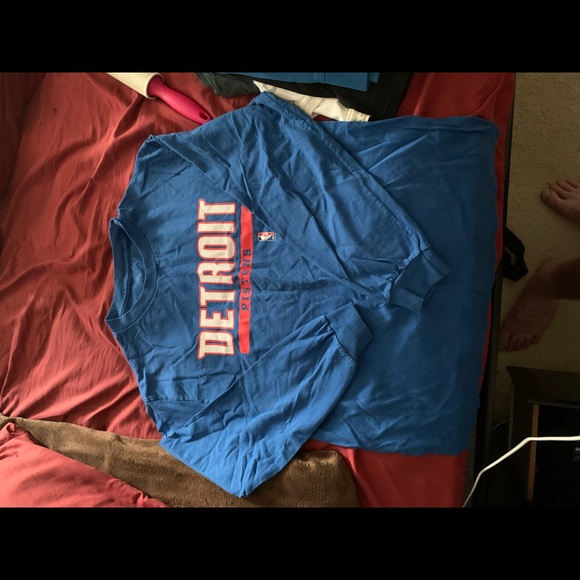 Detroit Pistons Adidas Medium Long sleeve T Shirt - Picture 2 of 5